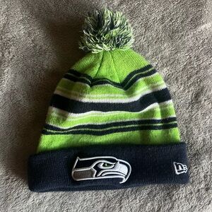New Era Kids' Lime and Navy Striped Beanie